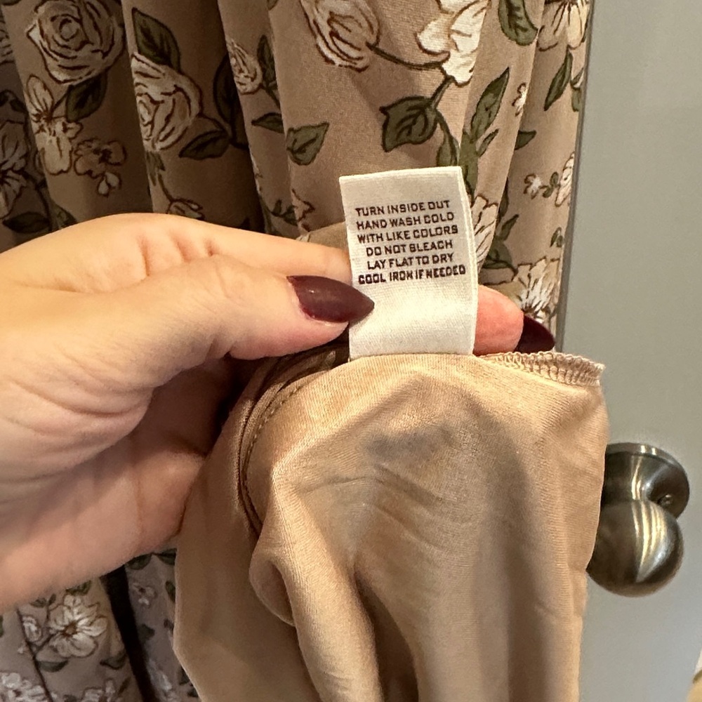 NWT Blu Pepper Floral Beige Maxi Dress - Picture 7 of 8